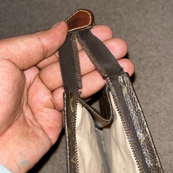 Louis Vuitton Makeup bag - Picture 3 of 3